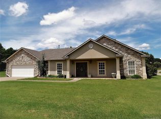 823 Briarwood Ln, Cushing, OK 74023