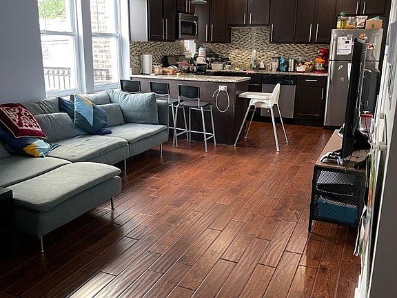 2nd image of 2543 W Thorndale Ave #2