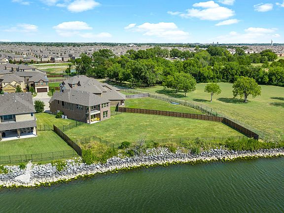 4th image of 18144 Lakefront Ct