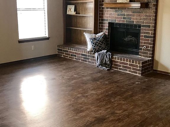 4th image of 16929 Applewood Dr