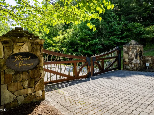 491 Chetola Trl, Townsend, TN 37882