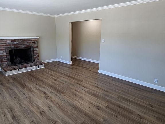 4th image of 810 Redwood Ave