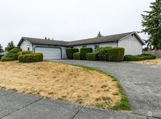 1243 SW Barrington Dr, Oak Harbor, WA 98277