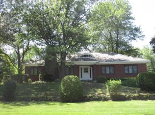 1101 Hedgewood Ln, Niskayuna, NY 12309