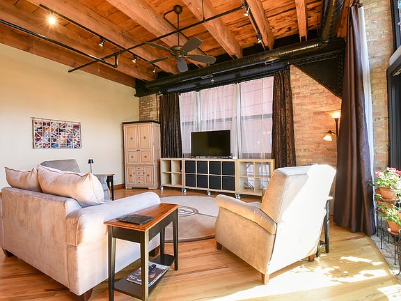 5th image of 1601 S Indiana Ave #102-103