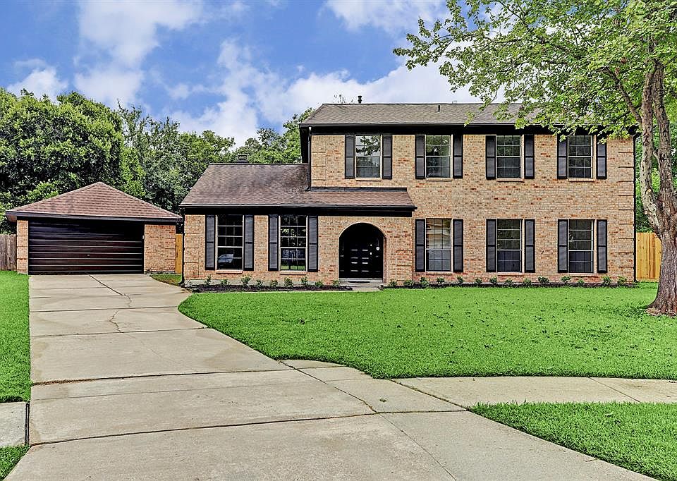 1st image of 16615 Cliffrose Ln