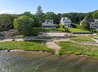 10 Meeting House Creek Rd, Aquebogue, NY 11901