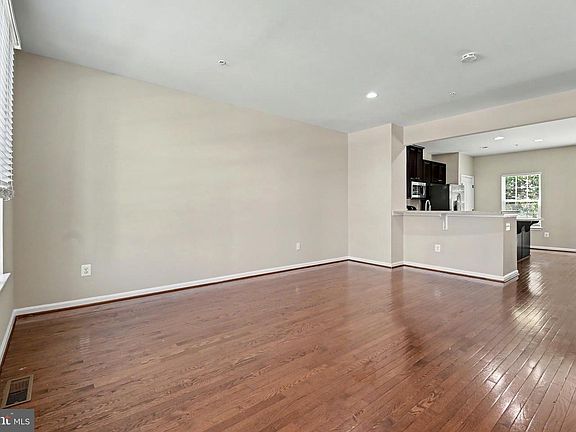 4th image of 5338 Wyndholme Cir Unit 3