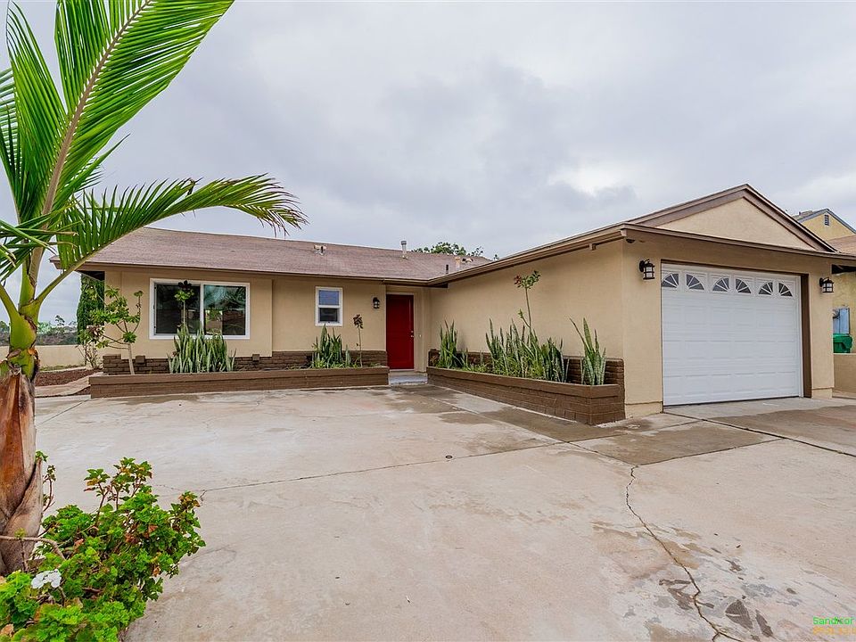 2nd image of 5893 Mariposa Pl