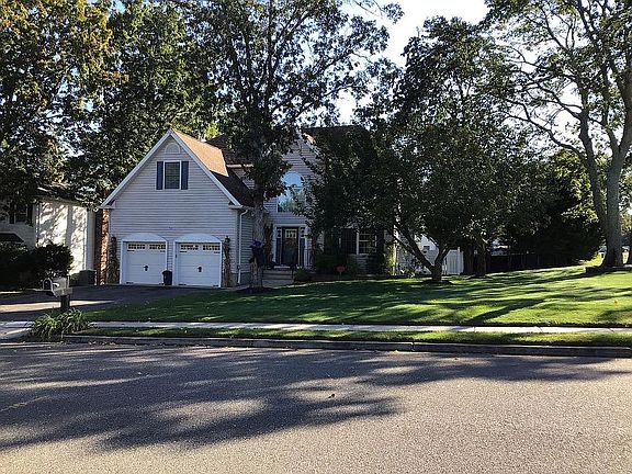 2nd image of 1068 Sheila Dr