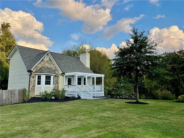 2007 Meadows Dr, Holly Springs, GA 30188