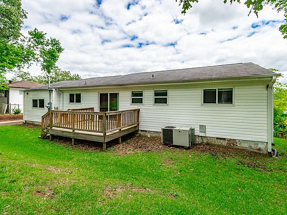 4th image of 1223 Cranbrook Dr