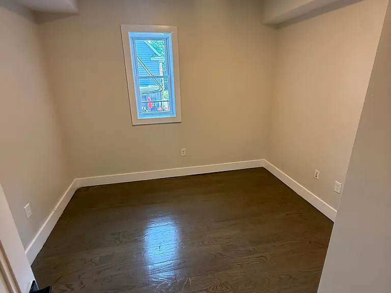 535 Hawthorne Ave #203B — Photo 5