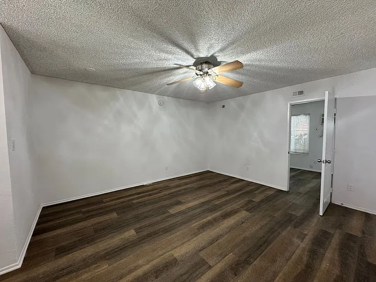 6736 Cleon Ave — Photo 6