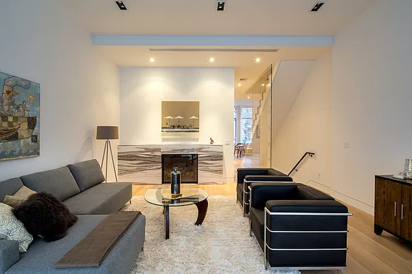 Rented by Compass | media 9