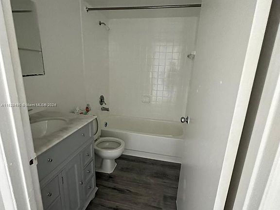 5th image of 1740 NW North River Dr APT 416