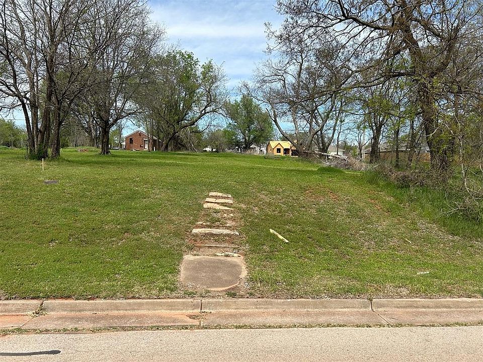 2nd image of 712 E Lincoln Ave #17 & 18