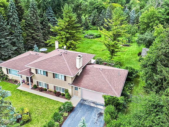 2nd image of 25218 W Tamarack Dr