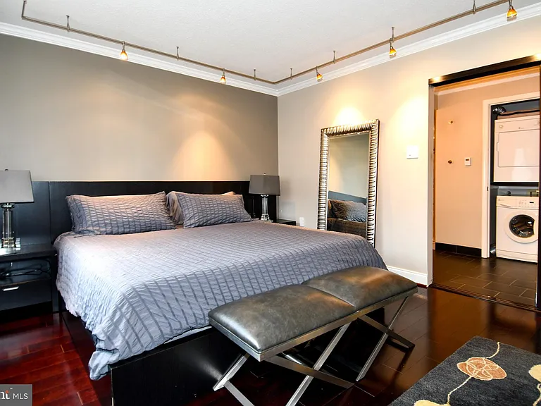 1301 N Courthouse Rd #1005 — Photo 22