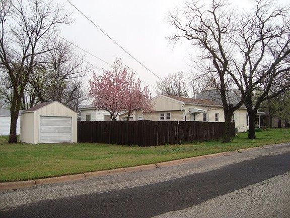 3rd image of 501 N Cedar St