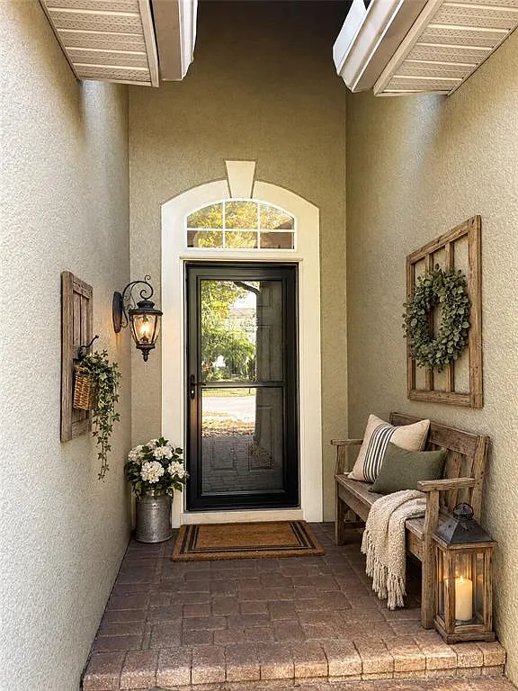 3 bed, 2.0 bath, 1683 sqft, $2,700 — Photo 2