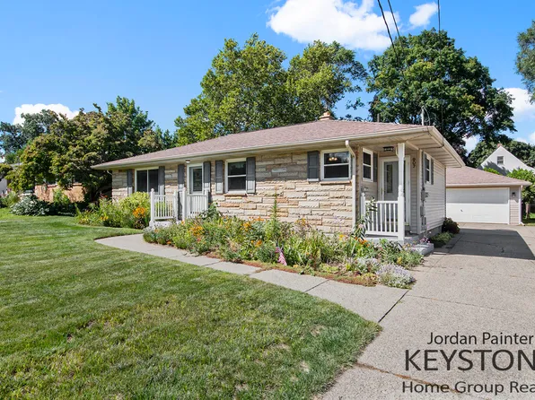 907 32nd St SW, Wyoming, MI 49509