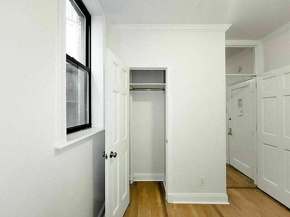 5th image of 209 W 102nd St APT 3D