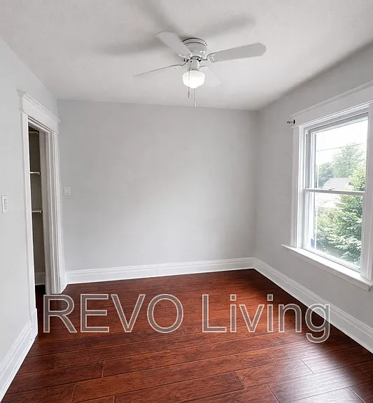49 Berryman Ave #AVE4 — Photo 2