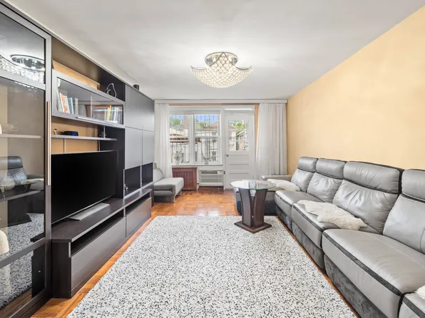 1625 Emmons Avenue image 4 of 21