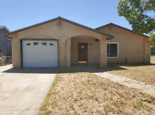 1099 Sycamore Ave, Lindsay, CA 93247