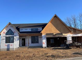 1916 Zara Trce, Clinton, IA 52732