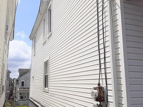 3rd image of 204 Virginia Ave