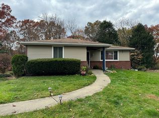 9451 Saratoga Dr, Pittsburgh, PA