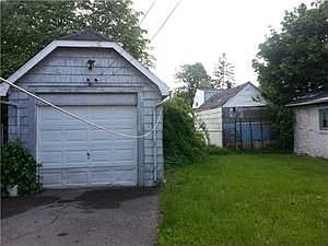 4th image of 364 Roslyn St