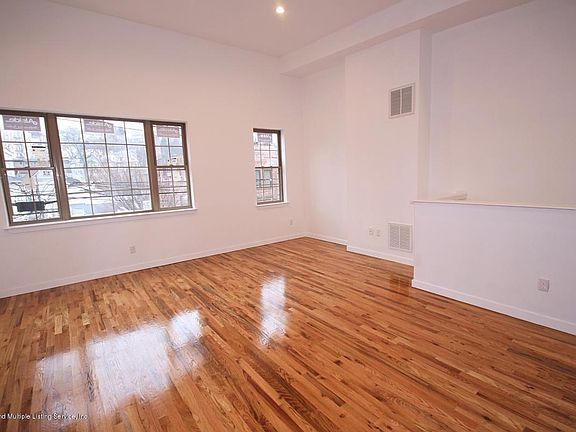 3rd image of 89 Brook St