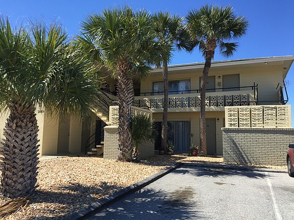3rd image of 2609 N Oleander Ave #18