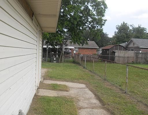3rd image of 2417 Kingbird Dr