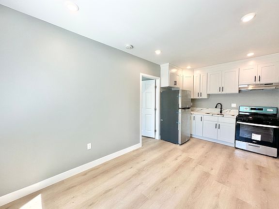 2nd image of 6021 1/4 S 8th Ave