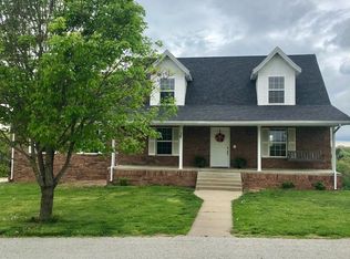 39 Old Hunt Ln, Branson West, MO 65737