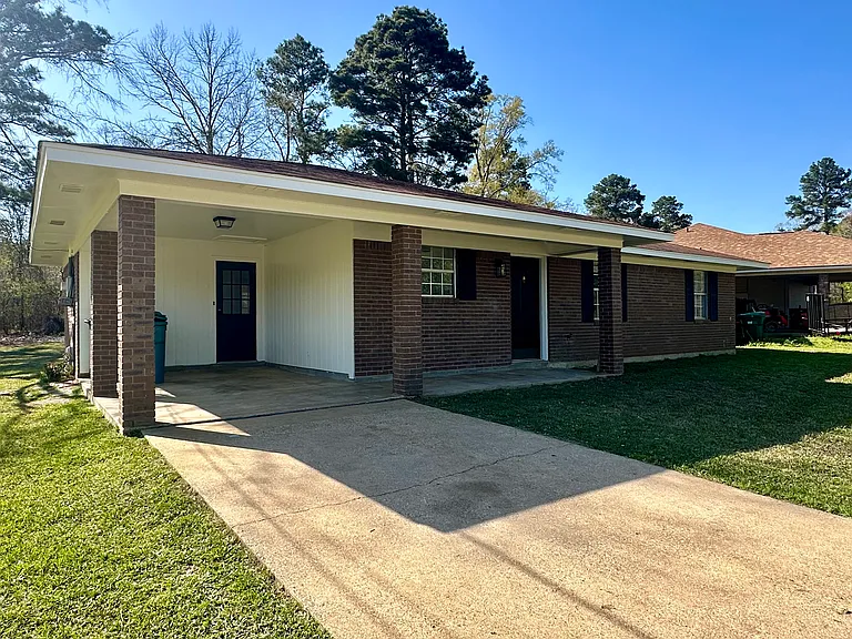 301 Laura Wilkes Rd — Photo 2