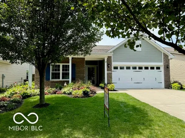 2462 Cedarmill Dr, Franklin, IN 46131