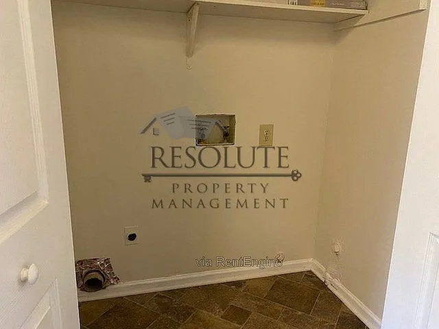 2420 Keith Dr — Photo 10