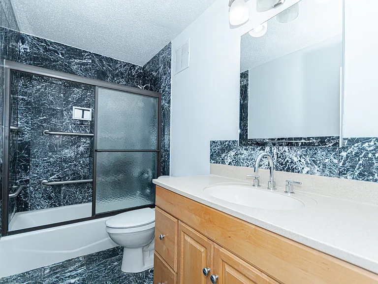 4170 N Marine Dr #13A — Photo 11