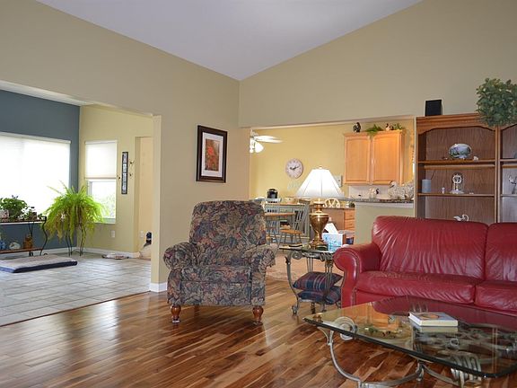 3rd image of 6483 Trailview Ct