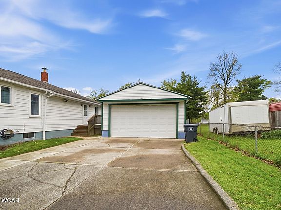 5th image of 716 Ruth Ave