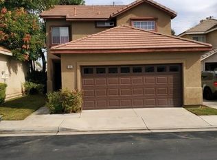 931 Primrose Ln, Corona, CA 92878