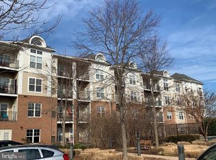 3840 Lightfoot St UNIT 240, Chantilly, VA 20151