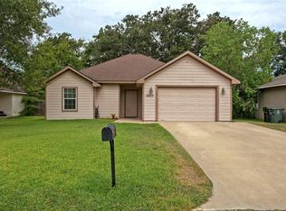 2403 Driftwood Dr, Bryan, TX 77803