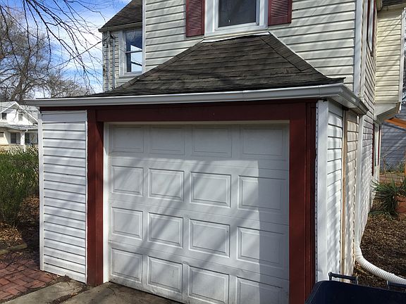 2nd image of 1725 E 59th St