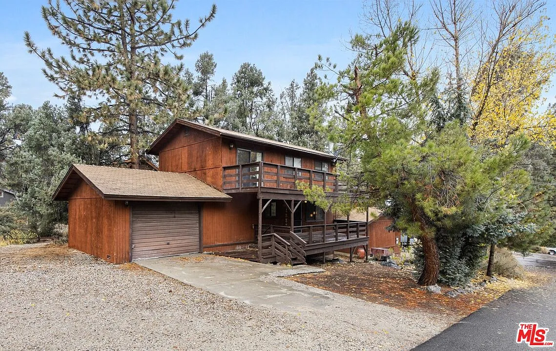 3 bed, 1.5 bath, 1280 sqft, $2,150 — Photo 2